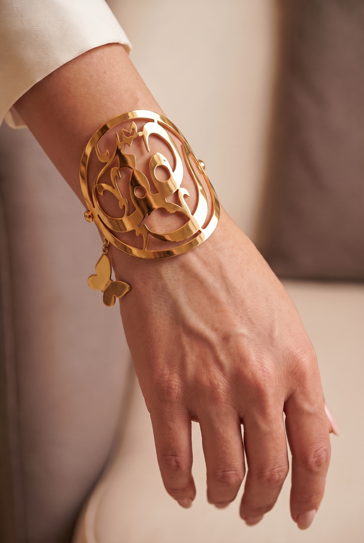 rounded name bracelet